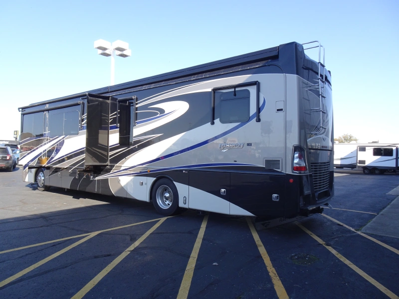 2018 FLEETWOOD DISCOVERY LXE 40X