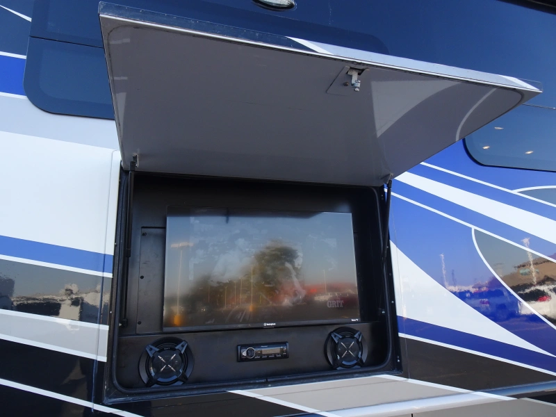 2018 FLEETWOOD DISCOVERY LXE 40X