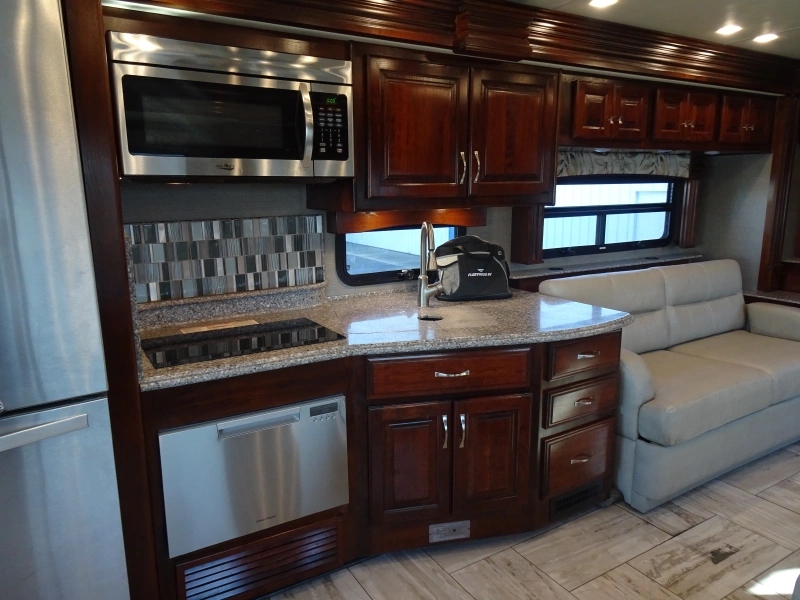 2018 FLEETWOOD DISCOVERY LXE 40X