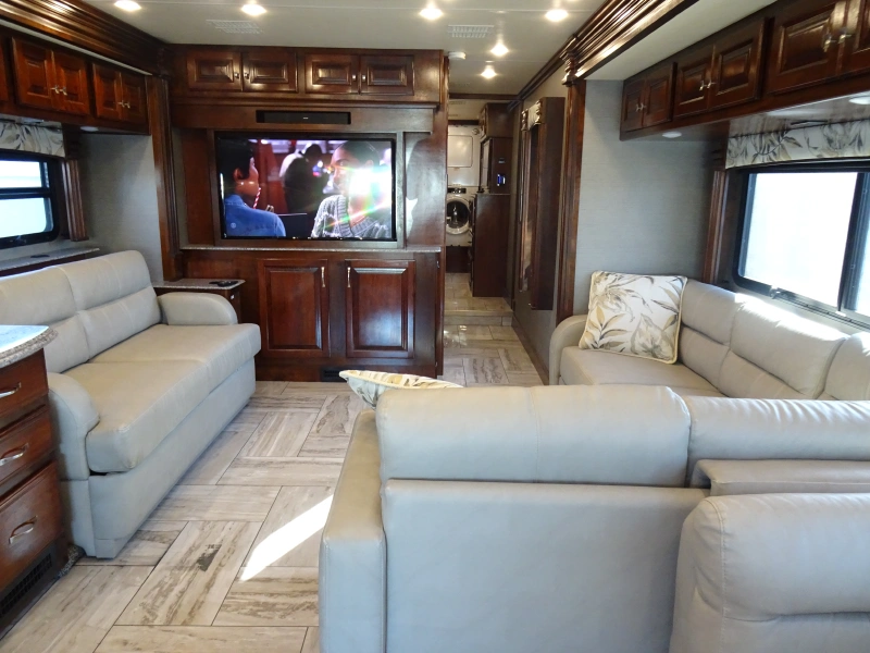 2018 FLEETWOOD DISCOVERY LXE 40X