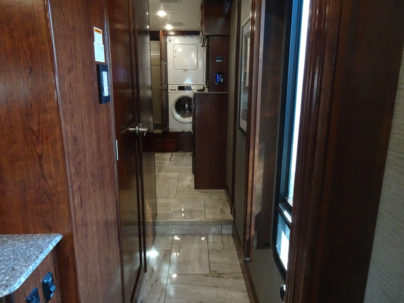 2018 FLEETWOOD DISCOVERY LXE 40X