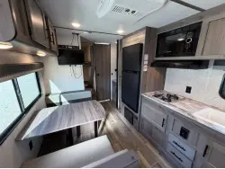 2022 Gulf Stream Enlighten 25BH