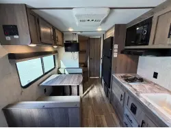 2022 Gulf Stream Enlighten 25BH