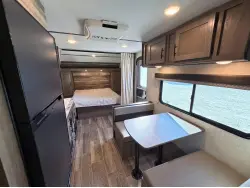 2022 Gulf Stream Enlighten 25BH