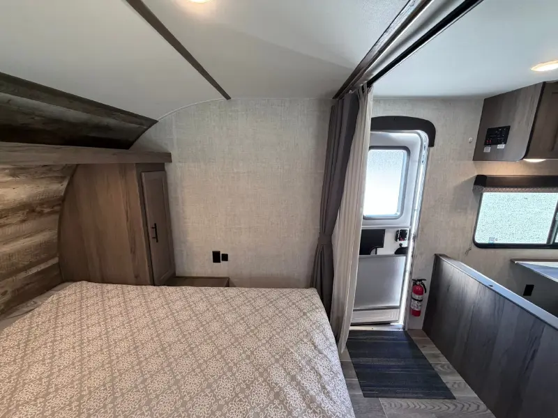 2022 Gulf Stream Enlighten 25BH
