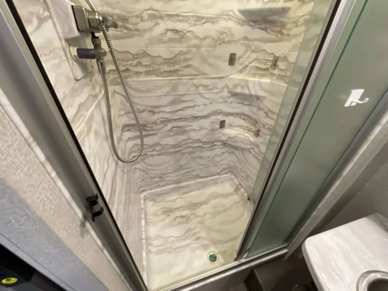 Used 2023 Thor Motor Coach Luminate Cc35 in Helotes, TX - 5042131537 ...
