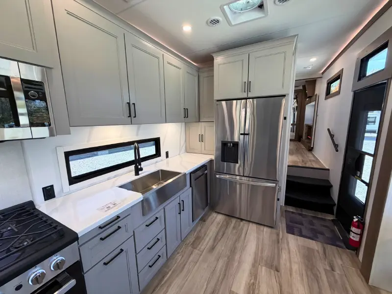 2027 KZ RV Durango Gold G393MKF